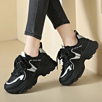 Storas soled tėtis batai moteriška padidinti nėriniai-up kiekvieną batų 2023 naujas kvėpuojantis neslidus minkštas vienintelis laisvalaikio sportiniai bateliai