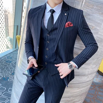 ( Švarkas + Liemenė + Kelnės ) Prom Jaunikis Tuxedos Naujausius Dizaino Vyrų Vestuvių Kostiumai 3Pcs Nustatyti Vyrų dryžuotas atsitiktinis verslo kostiumas